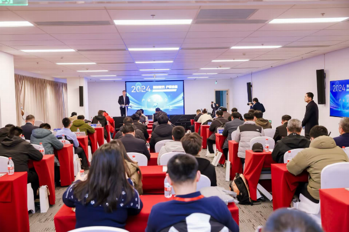 熊猫体育网站：“智创世界产驭未来”2024雄安新区智能机器人产业发展大会圆满落幕(图5)
