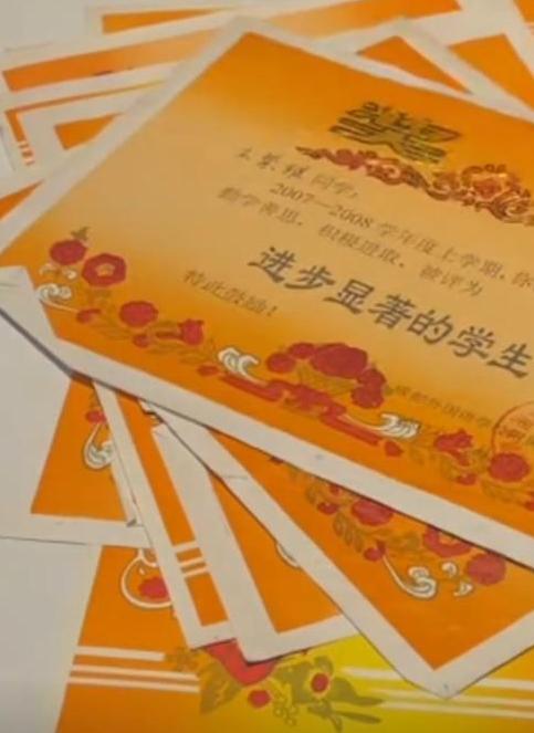 女孩被害现场惨烈母亲见遗体头上插着刀凶手家属抱怨引众怒(图11)