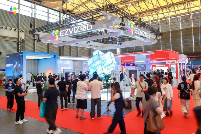 熊猫体育：告别伪AI：萤石的「全域自研」正在定义智能锁的下一站(图2)