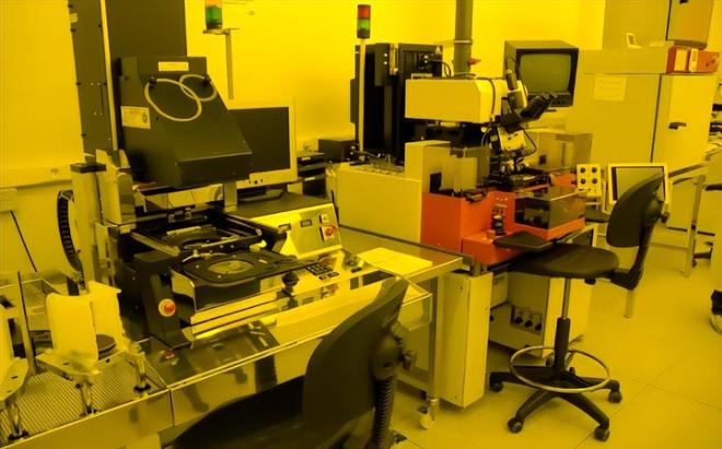 美荷两国曾同时发声对中国独立研发的光刻机技术给予了强烈批评(图4)