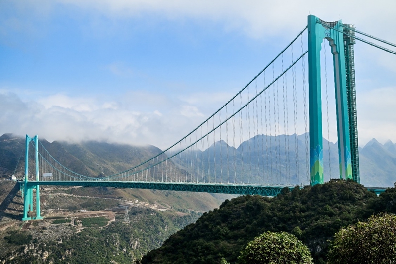 从花江峡谷大桥出发：探访“多彩贵州移起向新”